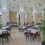 Hotel Bahia By Pierre & 4*